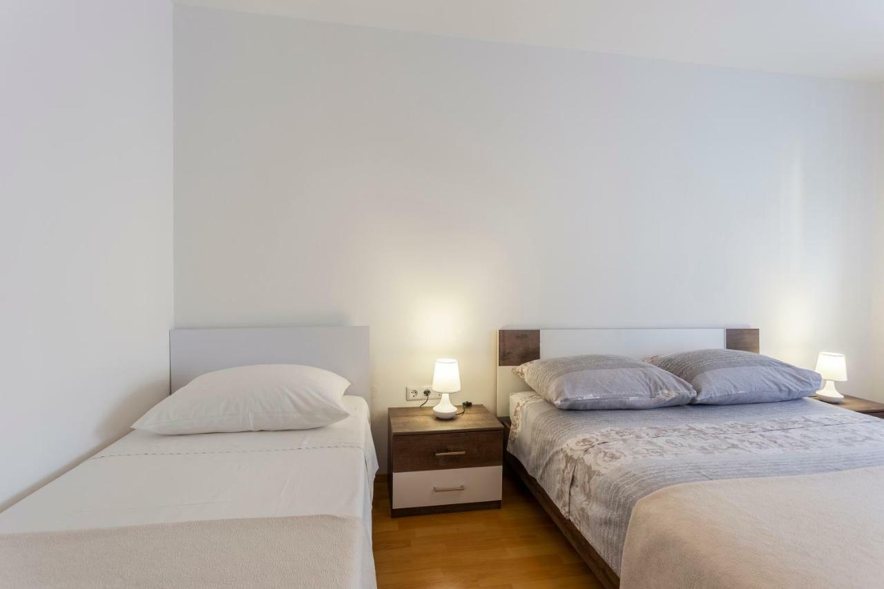 Apartment Anna With Free Private Parking プーラ エクステリア 写真