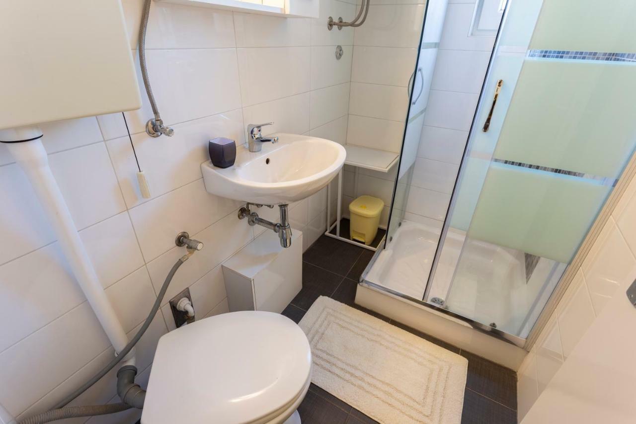 Apartment Anna With Free Private Parking プーラ エクステリア 写真
