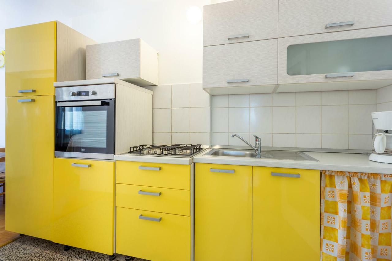 Apartment Anna With Free Private Parking プーラ エクステリア 写真